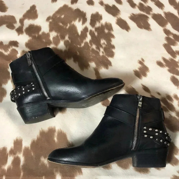 Black Chinese Laundry Booties 6.5 - Picture 4 of 6